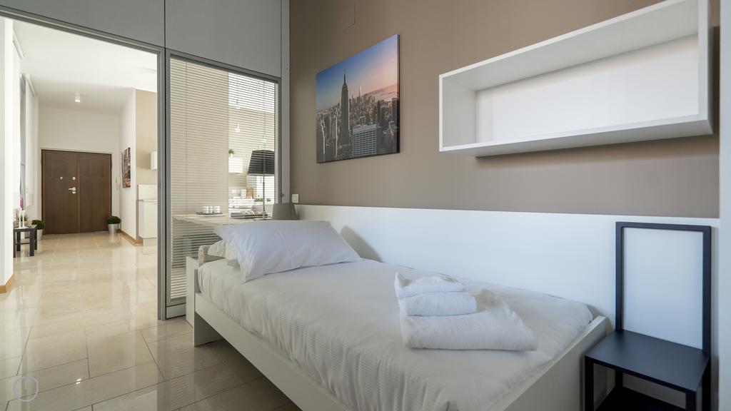 Italianway-Savona Apartment Милано Стая снимка